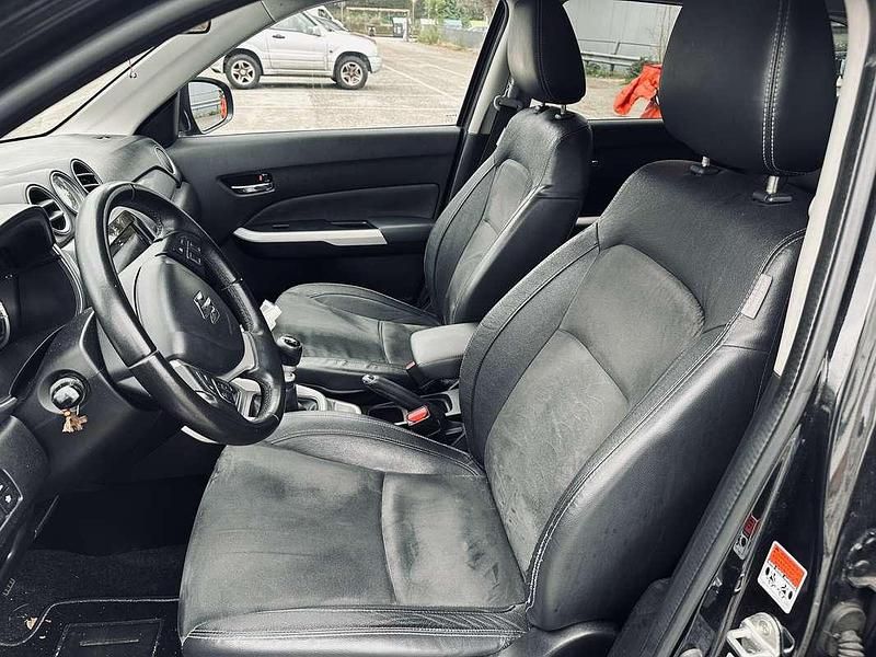 Usata Suzuki Vitara 120 CV (88 kW) 2017 Nero SUV