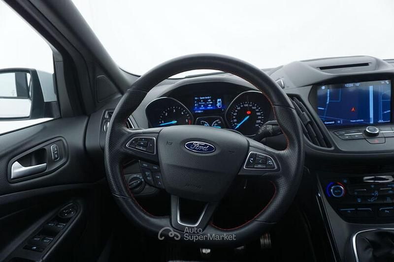 Usata Ford Kuga 120 CV (88 kW) 2019 Bianco SUV