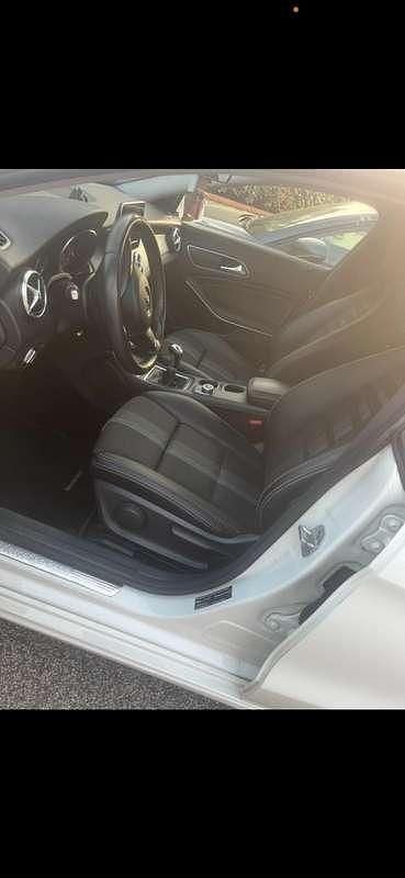 Usata Mercedes CLA200 136 CV (100 kW) 2015 Berlina