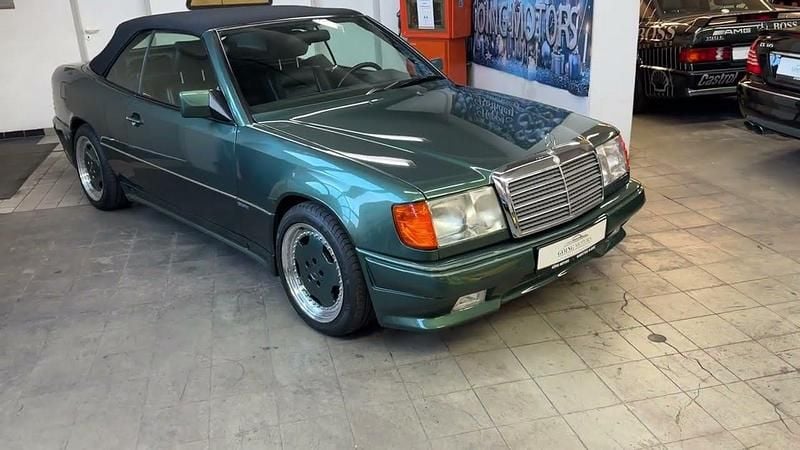 Usata Mercedes E300 220 CV (161 kW) 1992 Verde Cabrio