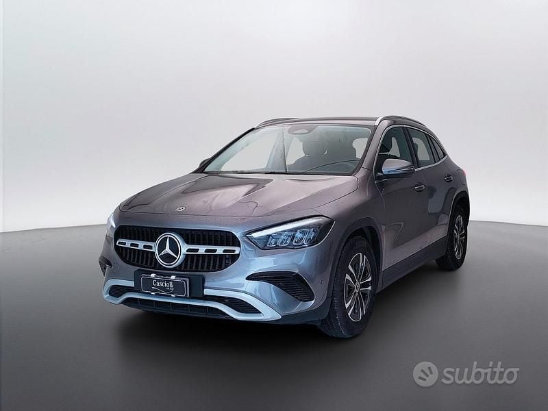Usata Mercedes GLA180 Advanced 116 CV (85 kW) 2025 Grigio montagna SUV