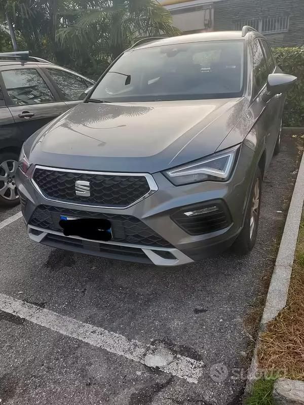 Usado Seat Ateca 110 CV (80 kW) 2023 Gris SUV