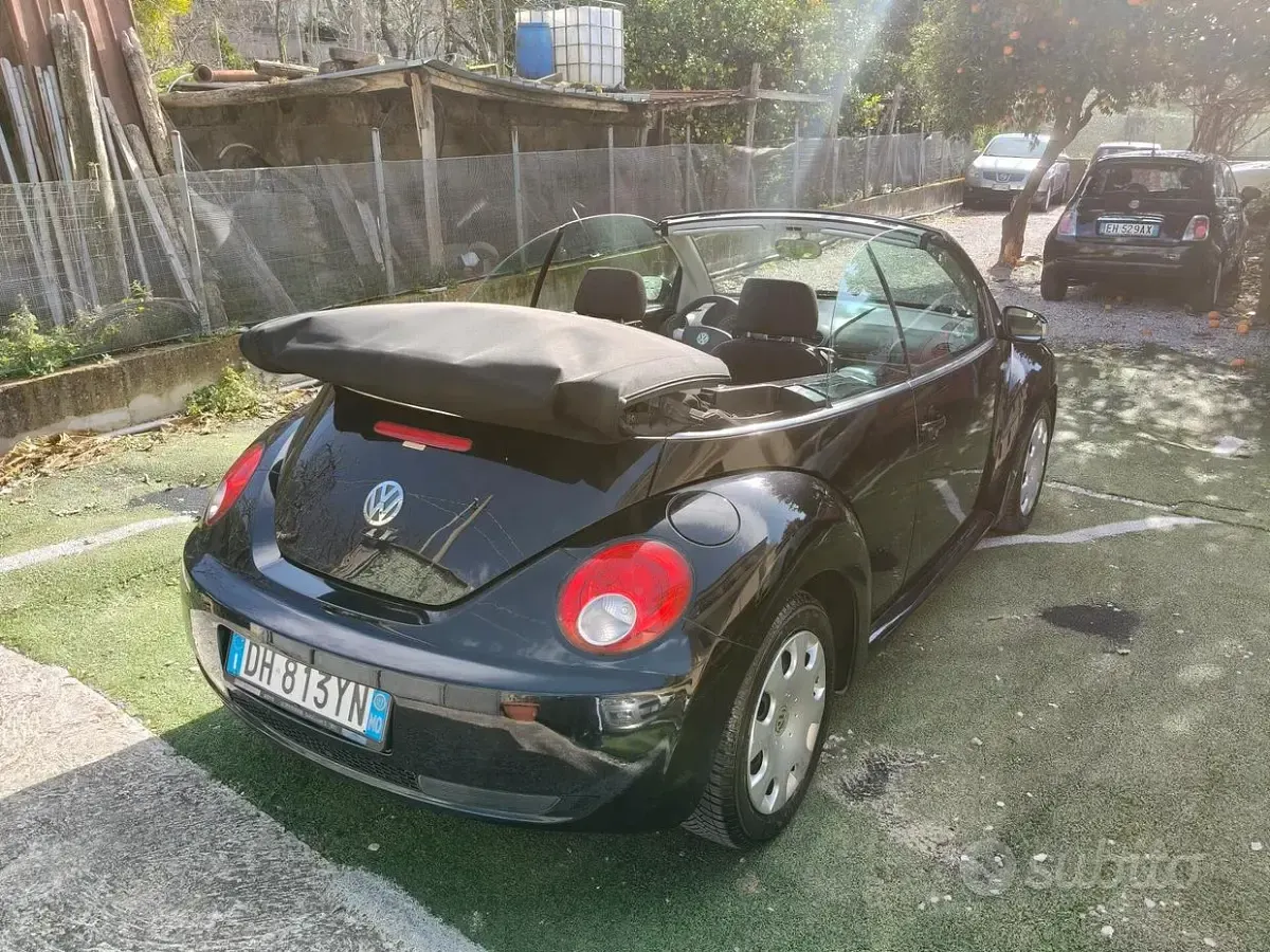 Usata VW New Beetle 105 CV (77 kW) 2006 Nero Utilitaria