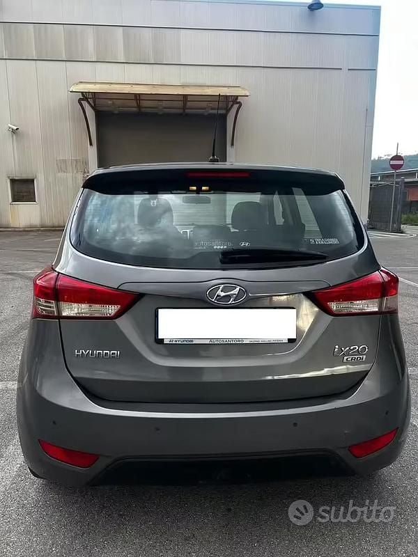 Usata Hyundai ix20 90 CV (66 kW) 2013 Grigio Utilitaria