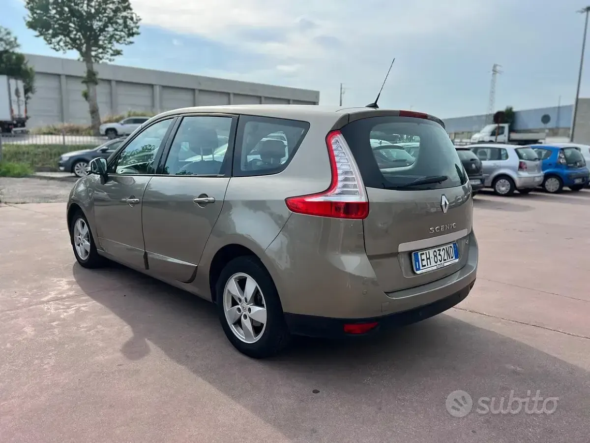 Usata Renault Scenic E-Tech Luxe 110 CV (80 kW) 2011 Giallo Monovolume