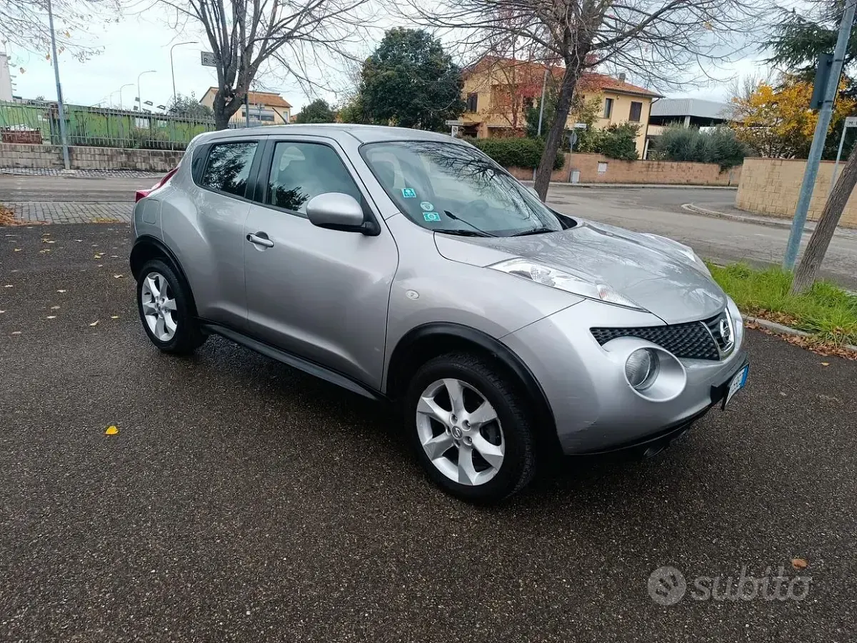 Usata Nissan Juke 117 CV (86 kW) 2011 Grigio SUV