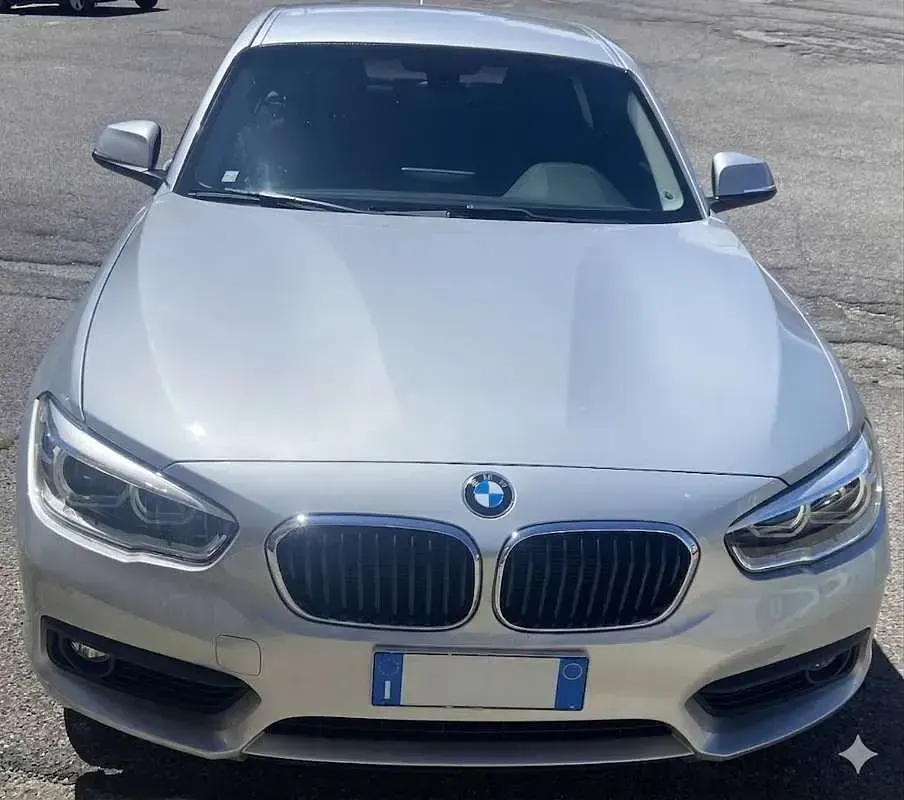 Usata BMW 118 Efficient Dynamics 150 CV (110 kW) 2019 Argento Utilitaria