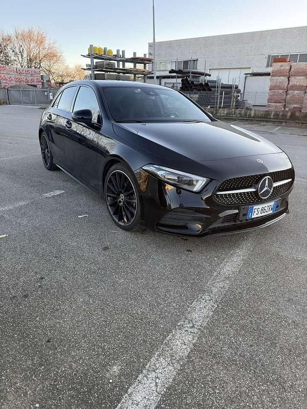 Usata Mercedes A180 Premium 116 CV (85 kW) 2019 Nero Berlina