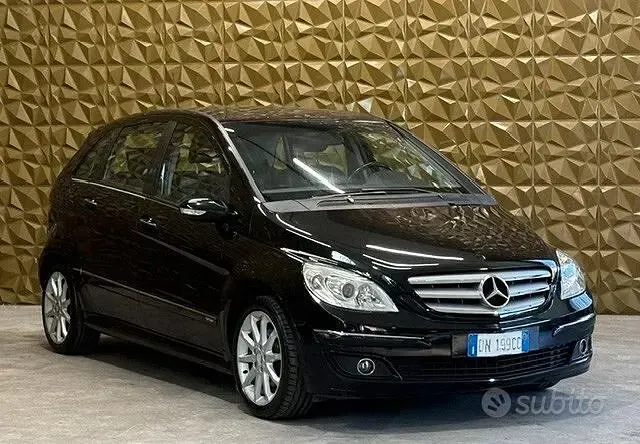 Usata Mercedes B180 109 CV (80 kW) 2008 Nero Monovolume