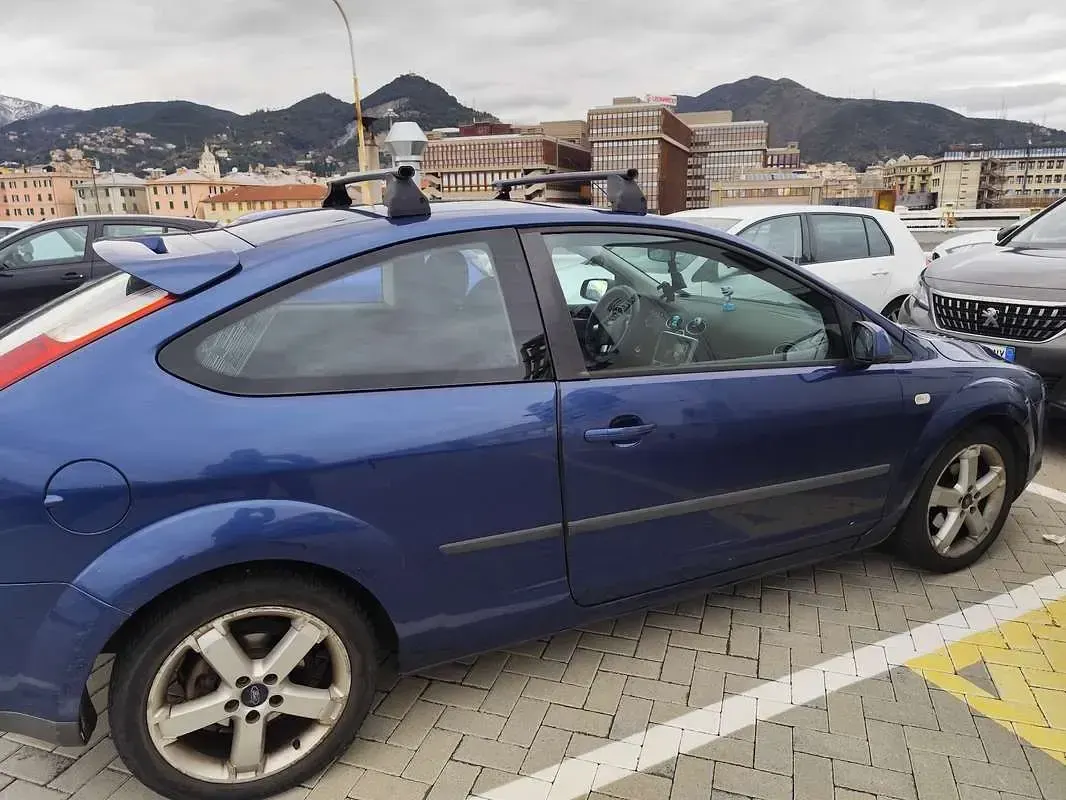 Usata Ford Focus 90 CV (66 kW) 2007 Blu Berlina