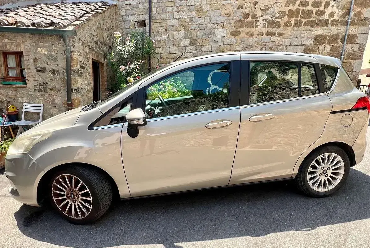 Usata Ford B-MAX 90 CV (66 kW) 2013 Grigio Monovolume