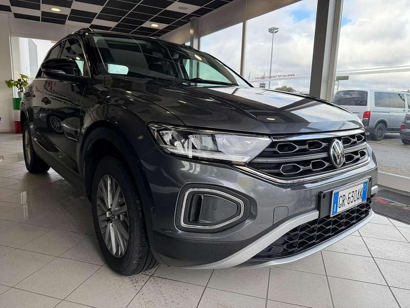 Usata VW T-Roc Life 150 CV (110 kW) 2023 Grigio SUV