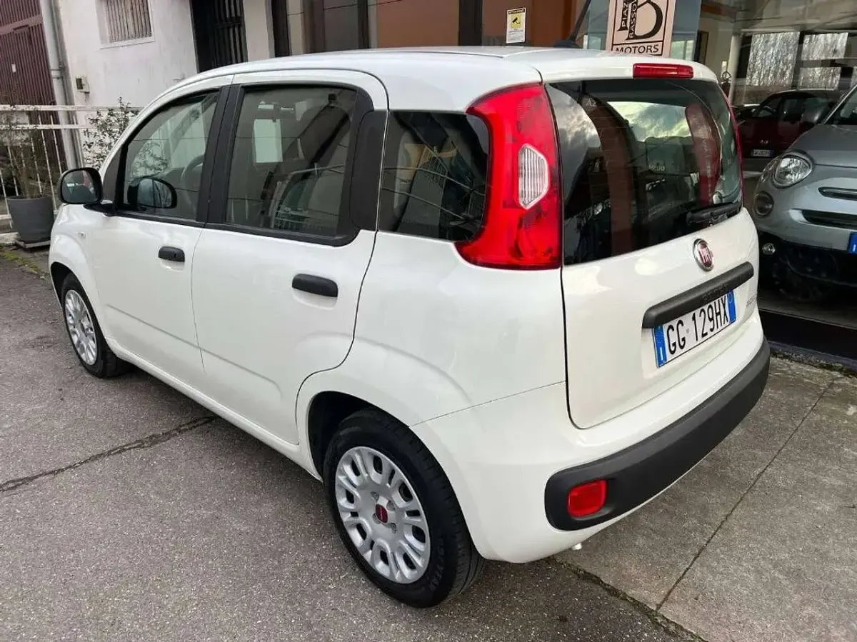 Begagnad Fiat Panda S 69 HK (50 kW) 2021 Vit Sedan