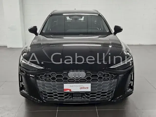 Nuova Audi A6 Advanced 204 CV (150 kW) 2026 Verde midnight metallizzato Station wagon