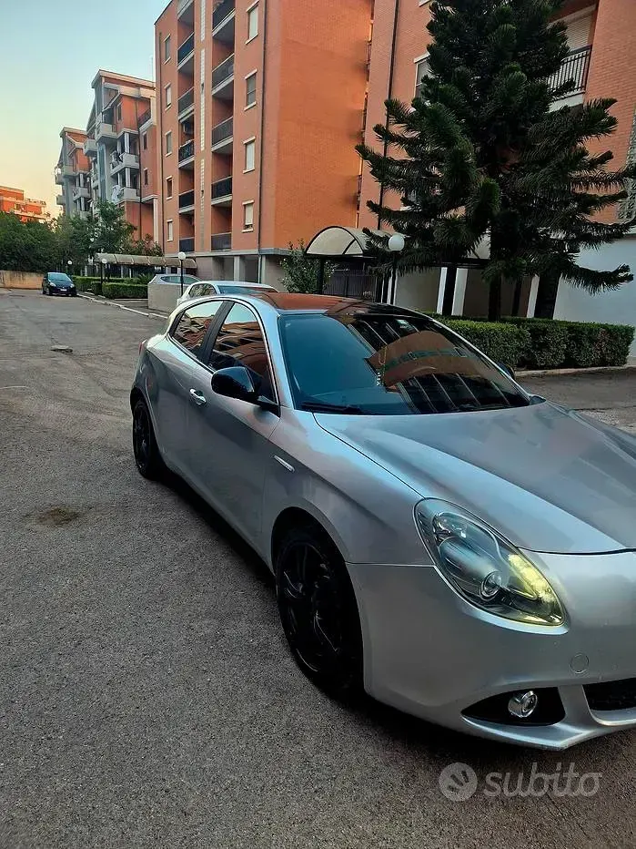 Usata Alfa Romeo Giulietta 105 CV (77 kW) 2014 Grigio Utilitaria