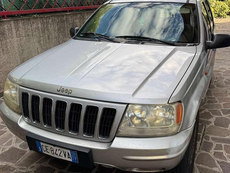 Usata Jeep Grand Cherokee Overland 163 CV (119 kW) 2003 Argento SUV