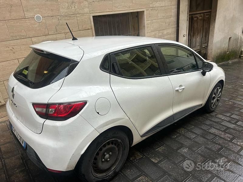 Usata Renault Clio IV 58 CV (42 kW) 2014 Bianco Utilitaria