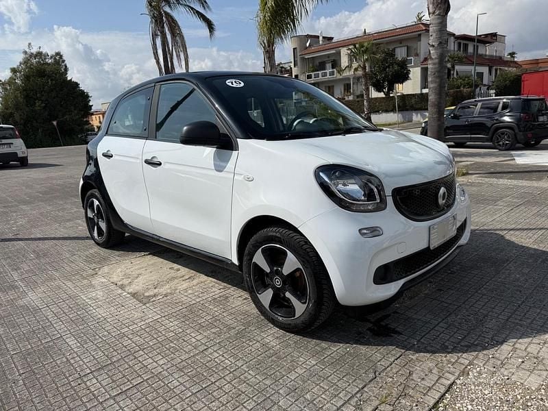 Usata Smart ForFour Passion 71 CV (52 kW) 2018 Bianco Utilitaria