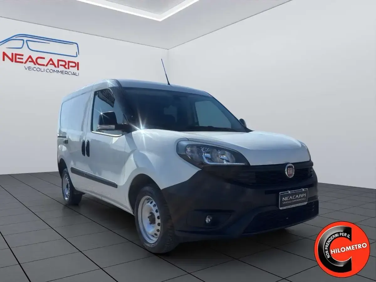 Usata Fiat Doblò 95 CV (69 kW) 2021 Bianco Monovolume