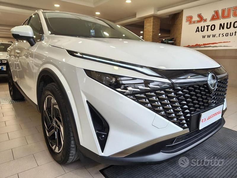Usata Nissan Qashqai N-Connecta 140 CV (102 kW) 2025 Bianco SUV