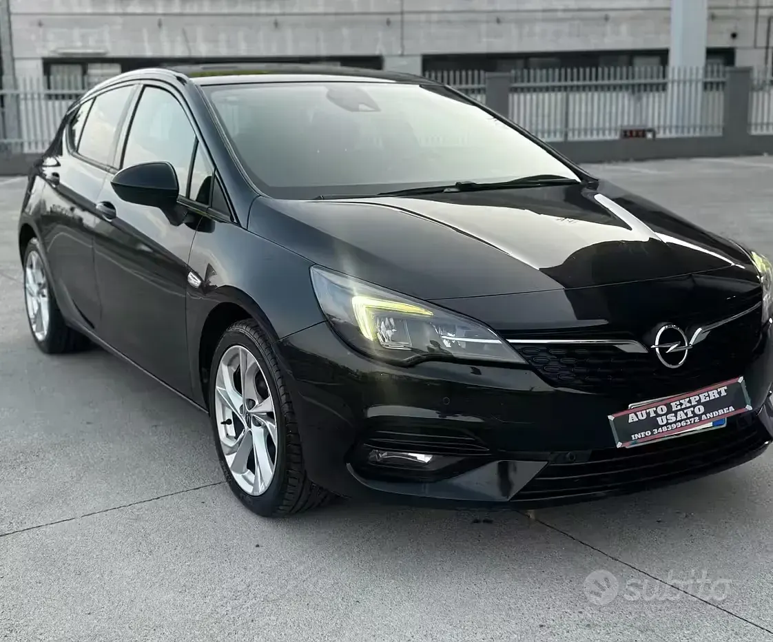 Usata Opel Astra Ultimate 122 CV (89 kW) 2020 Nero Berlina