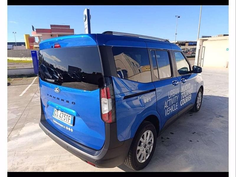 Usata Ford Tourneo Courier Titanium 126 CV (92 kW) 2024 Desert island blue Monovolume