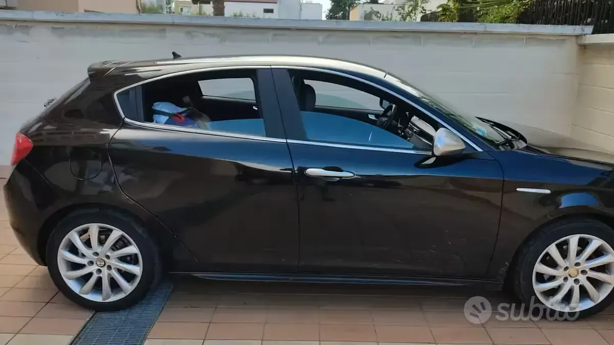 Usata Alfa Romeo Giulietta 105 CV (77 kW) 2011 Nero Utilitaria