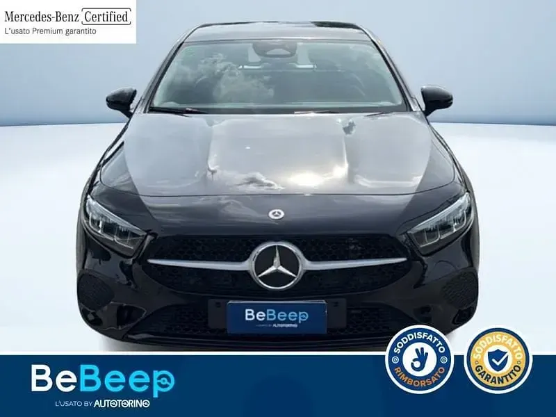 Usata Mercedes A180 Advanced 116 CV (85 kW) 2024 Nero pastello Berlina