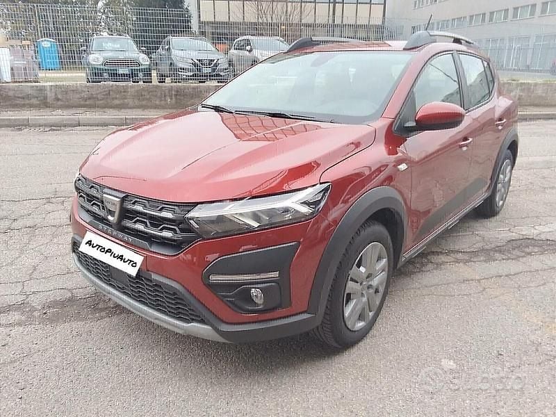 Usata Dacia Sandero Comfort 91 CV (66 kW) 2022 Rosso Berlina