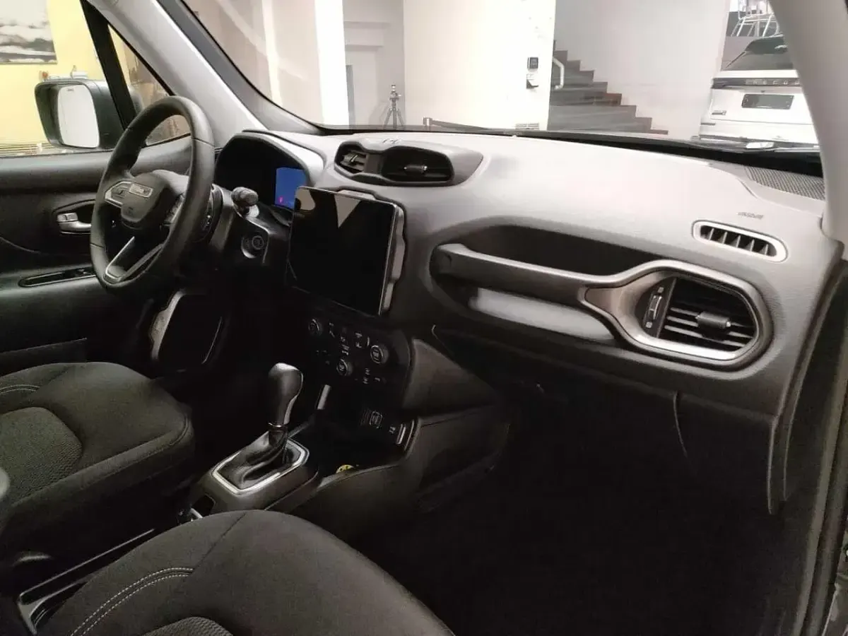 Usata Jeep Renegade Summit 131 CV (96 kW) 2025 Graphite grey SUV