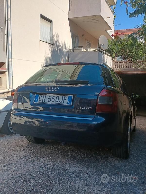 Usata Audi A4 Ambiente 131 CV (96 kW) 2004 Blu Station wagon
