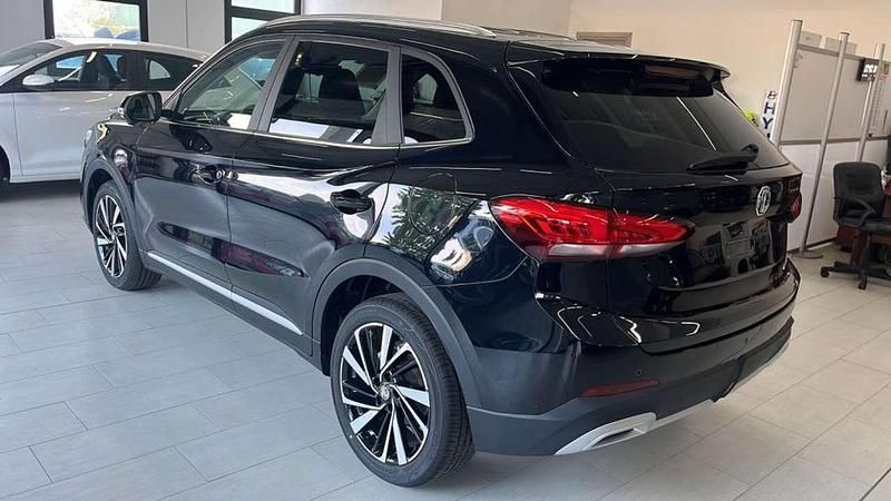 Usata MG ZS Comfort 197 CV (144 kW) 2024 Vari colori Berlina