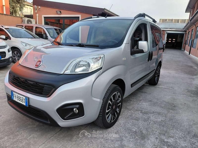 Usata Fiat Qubo Lounge 69 CV (50 kW) 2017 Grigio chiaro Monovolume
