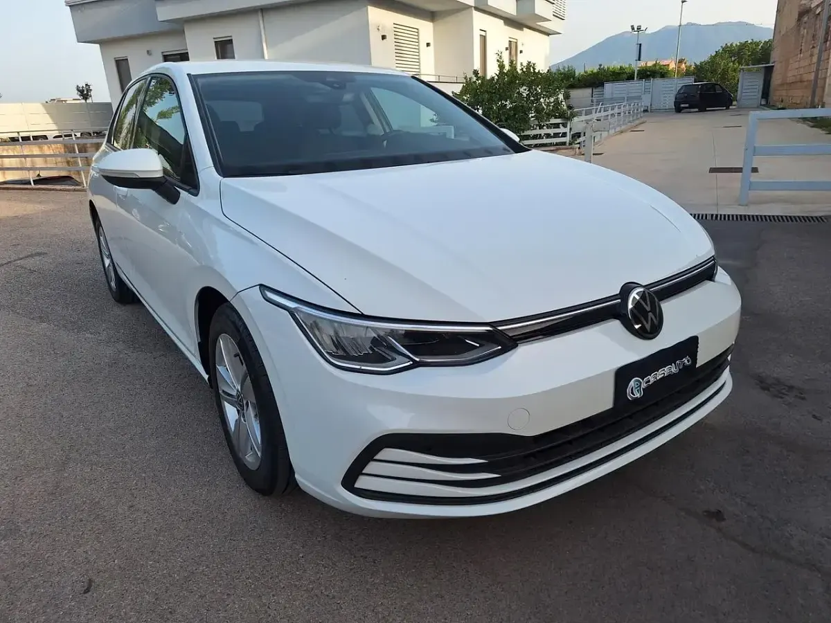 Usata VW Golf VIII Life 110 CV (80 kW) 2023 Bianco Berlina