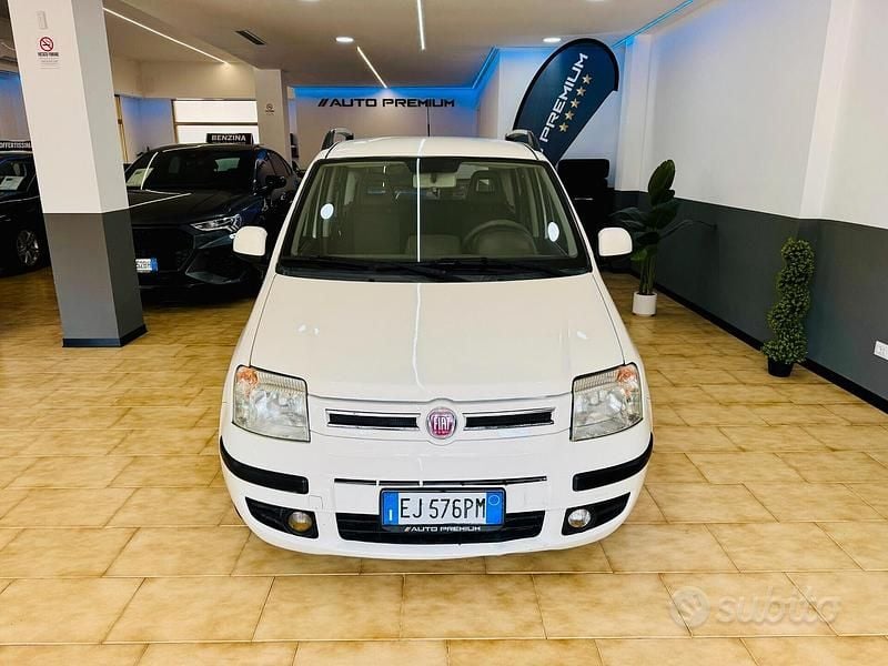 Usata Fiat Panda Dynamic 69 CV (50 kW) 2011 Bianco Utilitaria