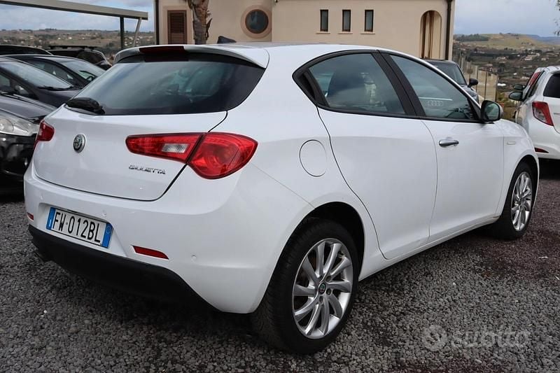 Usata Alfa Romeo Giulietta Super 120 CV (88 kW) 2019 Bianco Berlina