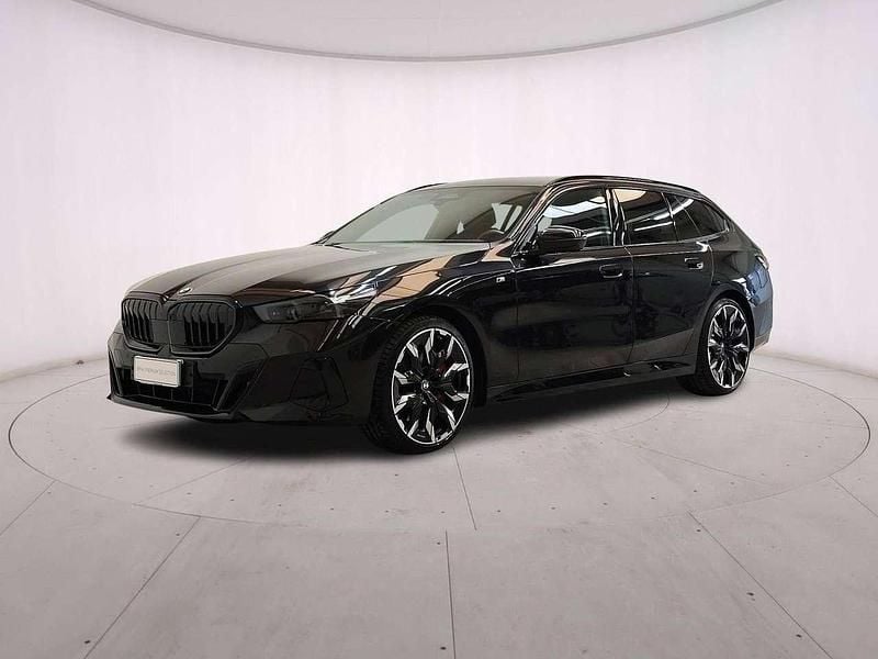 Usata BMW 540 M Sport 303 CV (222 kW) 2024 Black sapphire Station wagon
