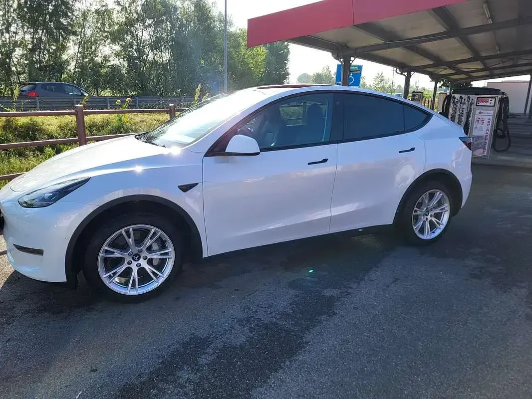 Usata Tesla Model Y 152 kW (208 CV) 2022 SUV
