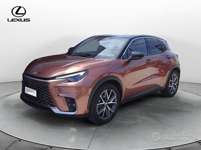 Usata Lexus LBX 136 CV (100 kW) 2024 Bronzo SUV