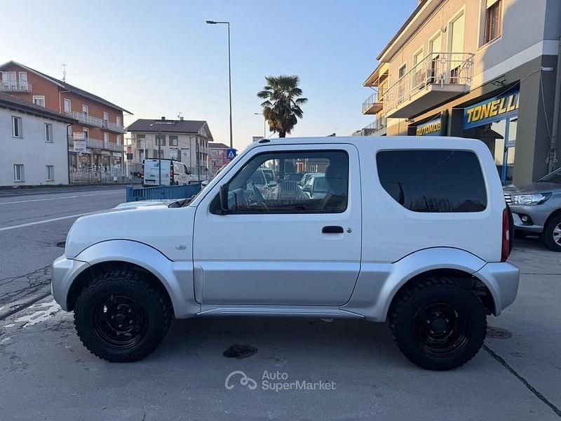 Usata Suzuki Jimny 86 CV (63 kW) 2016 Bianco SUV