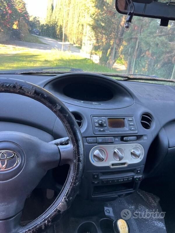 Gebraucht Toyota Yaris 105 PS (77 kW) 2004 Limousine