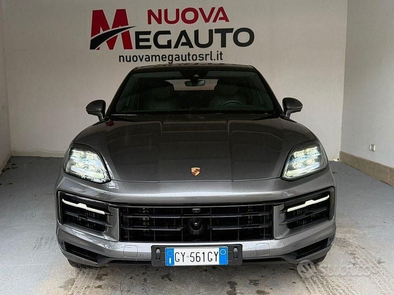 Usata Porsche Cayenne 354 CV (260 kW) 2025 Grigio SUV