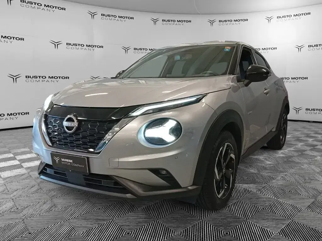 Usata Nissan Juke N-Connecta 143 CV (105 kW) 2024 Argento / pastello SUV