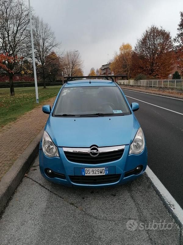 Usata Opel Agila 86 CV (63 kW) 2009 Blu Utilitaria