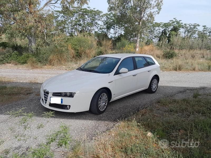 Usata Alfa Romeo 159 Distinctive 170 CV (125 kW) 2010 Bianco Station wagon