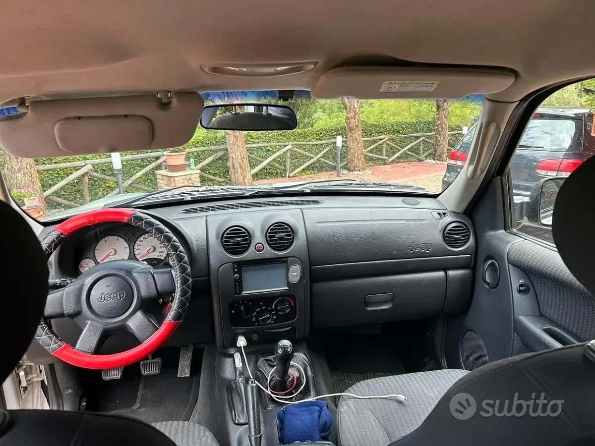 Usata Jeep Cherokee 143 CV (105 kW) 2003 SUV