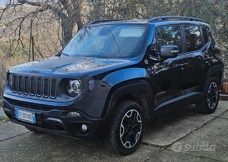 Usata Jeep Renegade Trailhawk 170 CV (125 kW) 2016 Nero SUV
