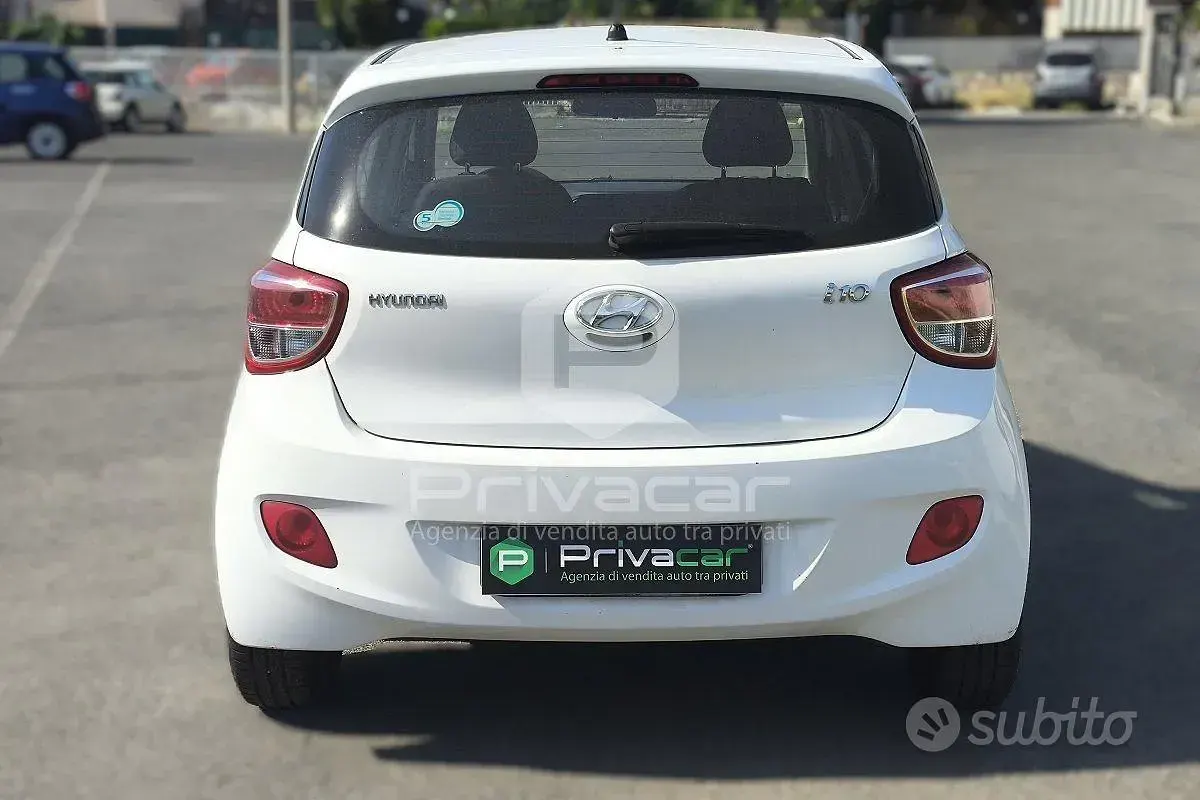 Usata Hyundai i10 66 CV (48 kW) 2016 Bianco Utilitaria