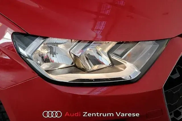 Usata Audi A1 Sportback Advanced 95 CV (69 kW) 2024 Rosso metallizzato Utilitaria