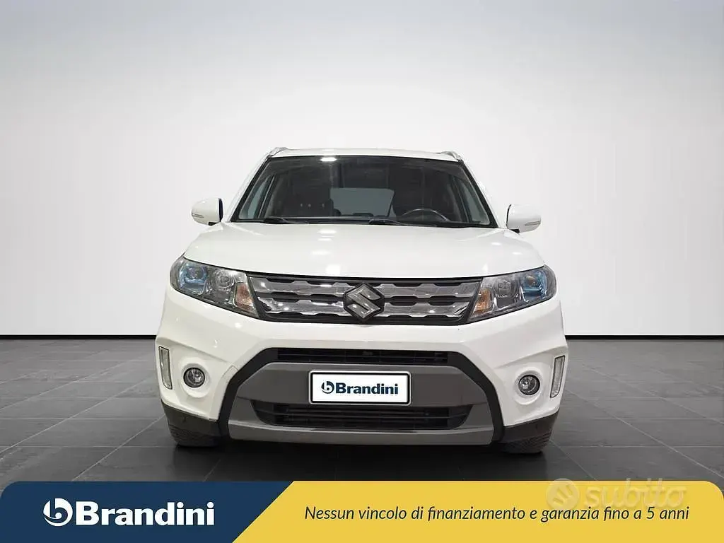 Usata Suzuki Vitara 120 CV (88 kW) 2017 Galpine white SUV